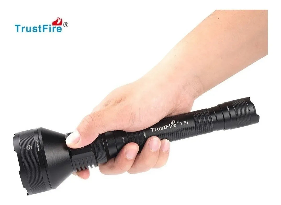 Lanterna Tática TrustFire T70 – Alcance de 1KM - Suporte para trilho